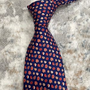 Beautiful Salvatore Ferragamo Navy ‘Seashell’ Motif Tie